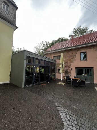 Aussenansicht Eingang Feiersaal